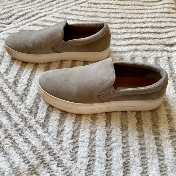 Steve Madden Gills Suede Slip On Platform Sneakers - Picture 2 of 6